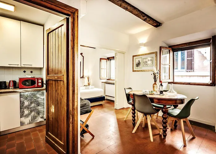 Maya Rhome Trastevere Roma